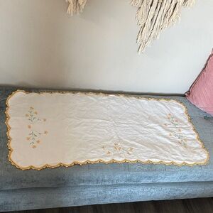 Vintage Handmade Embroidered Floral Table Runner Cloth Linen
